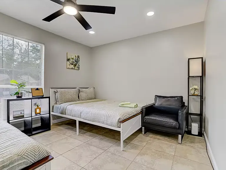 23919 Hunter Spring Cir — Photo 14