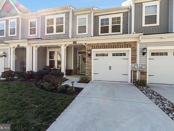 3rd image of 23168 Waggoner Ave