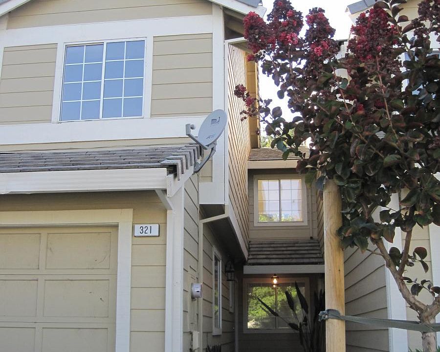 3 bedroom, 2.5 baths, two story, 2 car garage and indoor laundry.