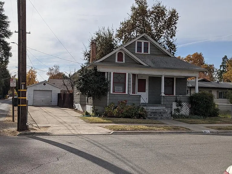 210 Cherry St — Photo 2