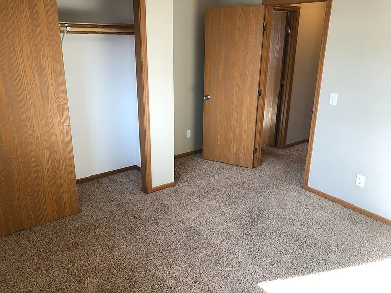 2735 N Broadway — Photo 19