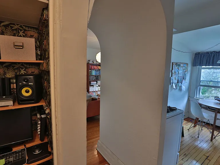 128 W Gilman St — Photo 7