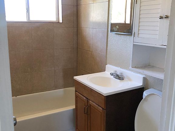 4th image of 4926 Knox Ct