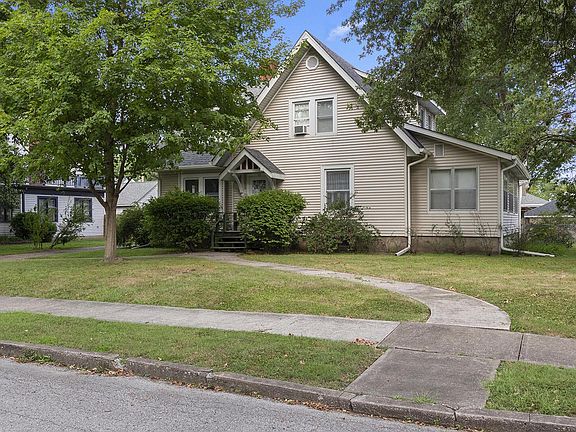 2nd image of 1020 S Western St