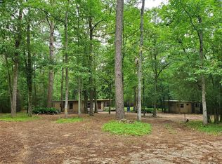 816 Shawnee Dr, Montgomery, TX 77316