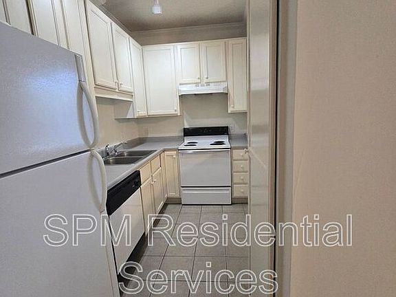 2nd image of 2705 Mayfair Dr #H-103