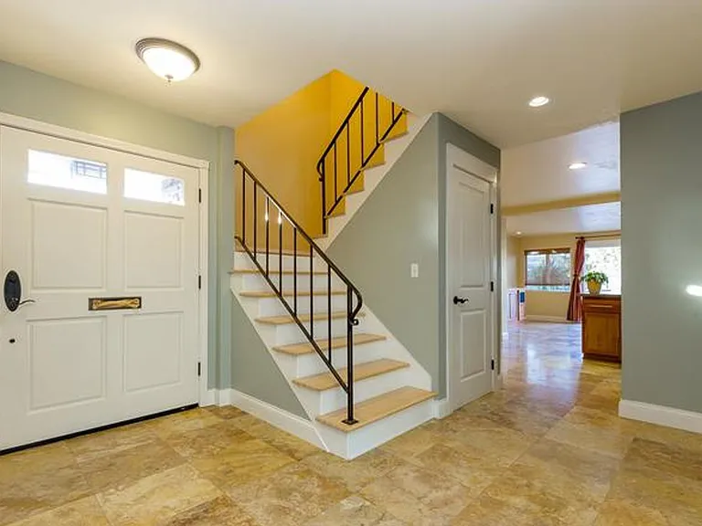 6191 Arnoldson Ct — Photo 8