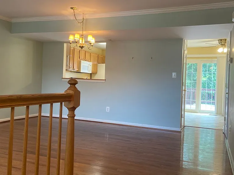203 Glen View Ter — Photo 3
