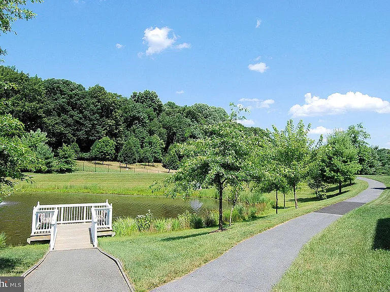 217 Highland Ridge Ave — Photo 40