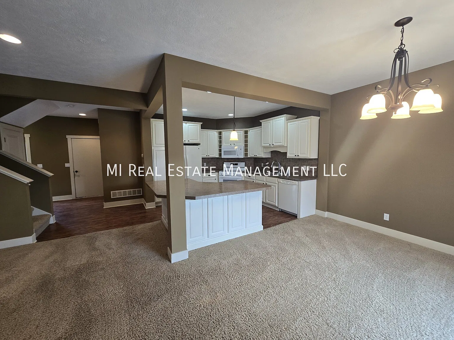 3 bed, 2.5 bath, 2043 sqft, $2,795 — Photo 3