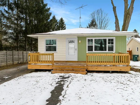 1240 Pine St, Lapeer, MI 48446