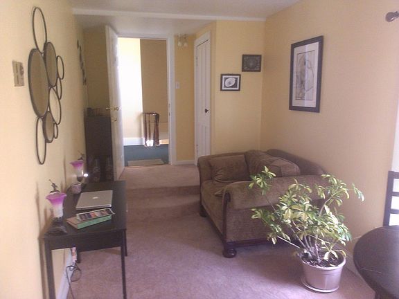 4th image of 190 Circular St #2