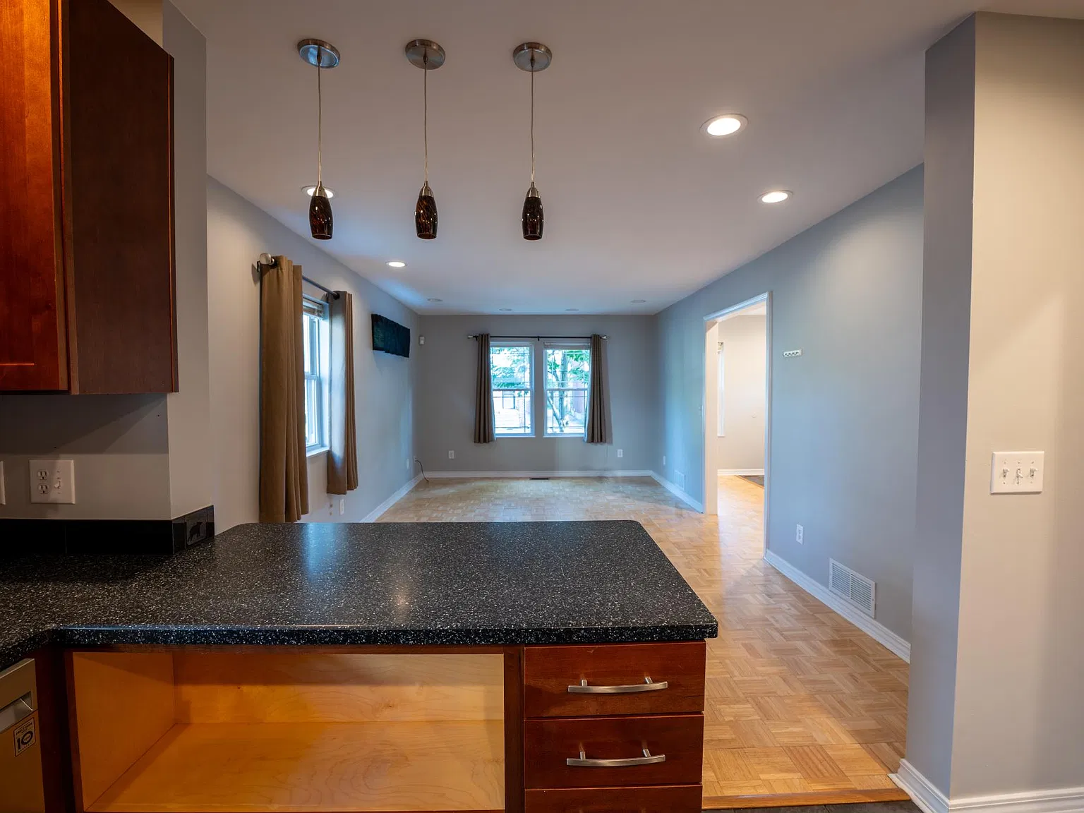 3 bed, 2.5 bath, 1200 sqft, $2,450 — Photo 4