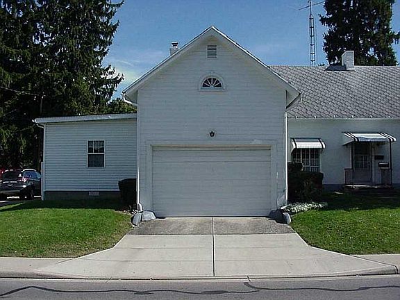 2nd image of 111 E Lawn Ave