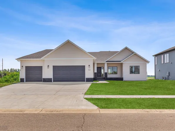 1562 75th Ave S, Fargo, ND 58104