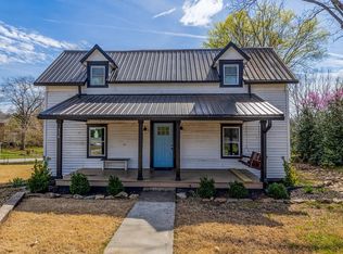 314 Depot St, Campobello, SC 29322