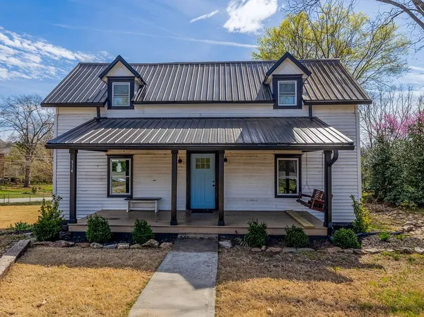 314 Depot St, Campobello, SC 29322