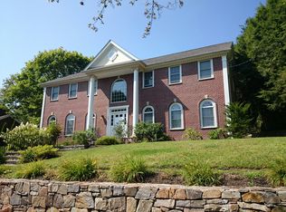 34 Shaw Rd, Brookline, MA 02467