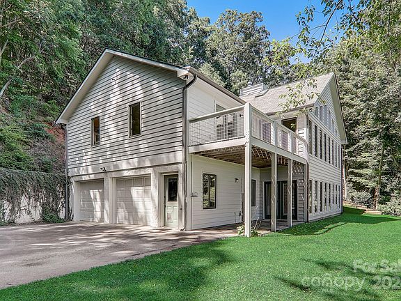 3rd image of 11 Margaret Ln