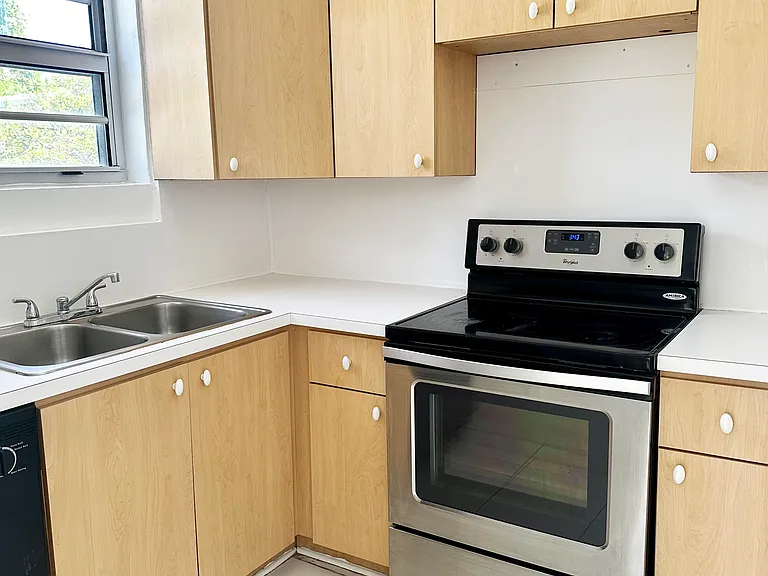 1534 Euclid Ave #C — Photo 10