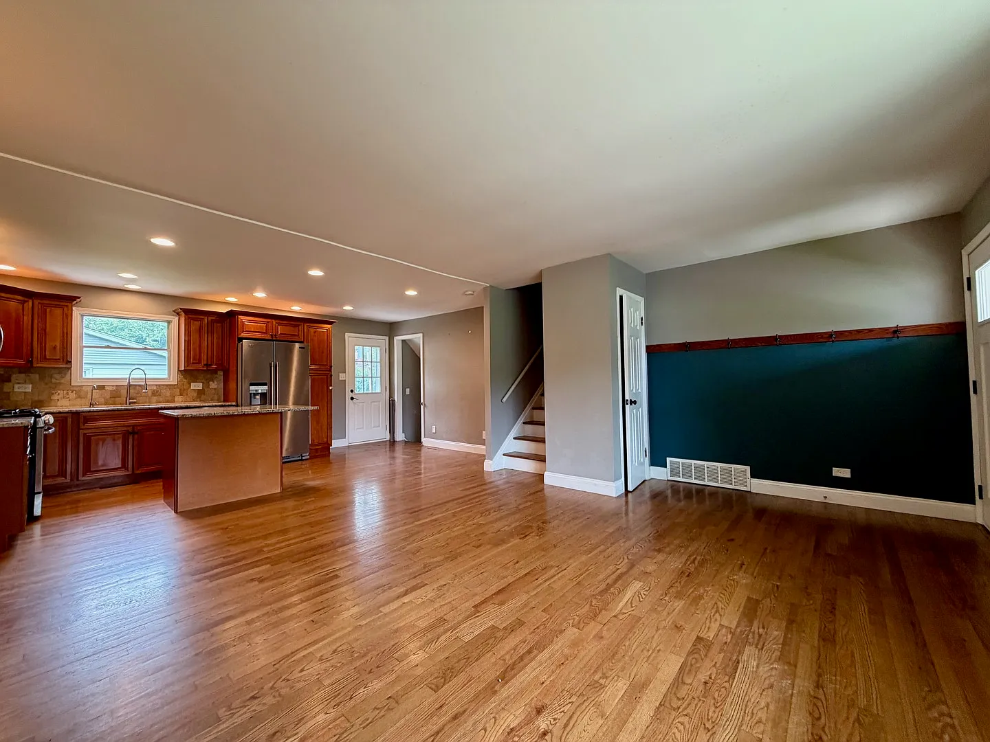 4 bed, 1560 sqft, $3,200 — Photo 4