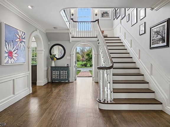 4th image of 36 Edgemont Rd