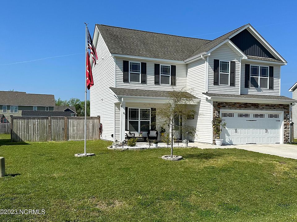 2nd image of 405 Canoe Ln