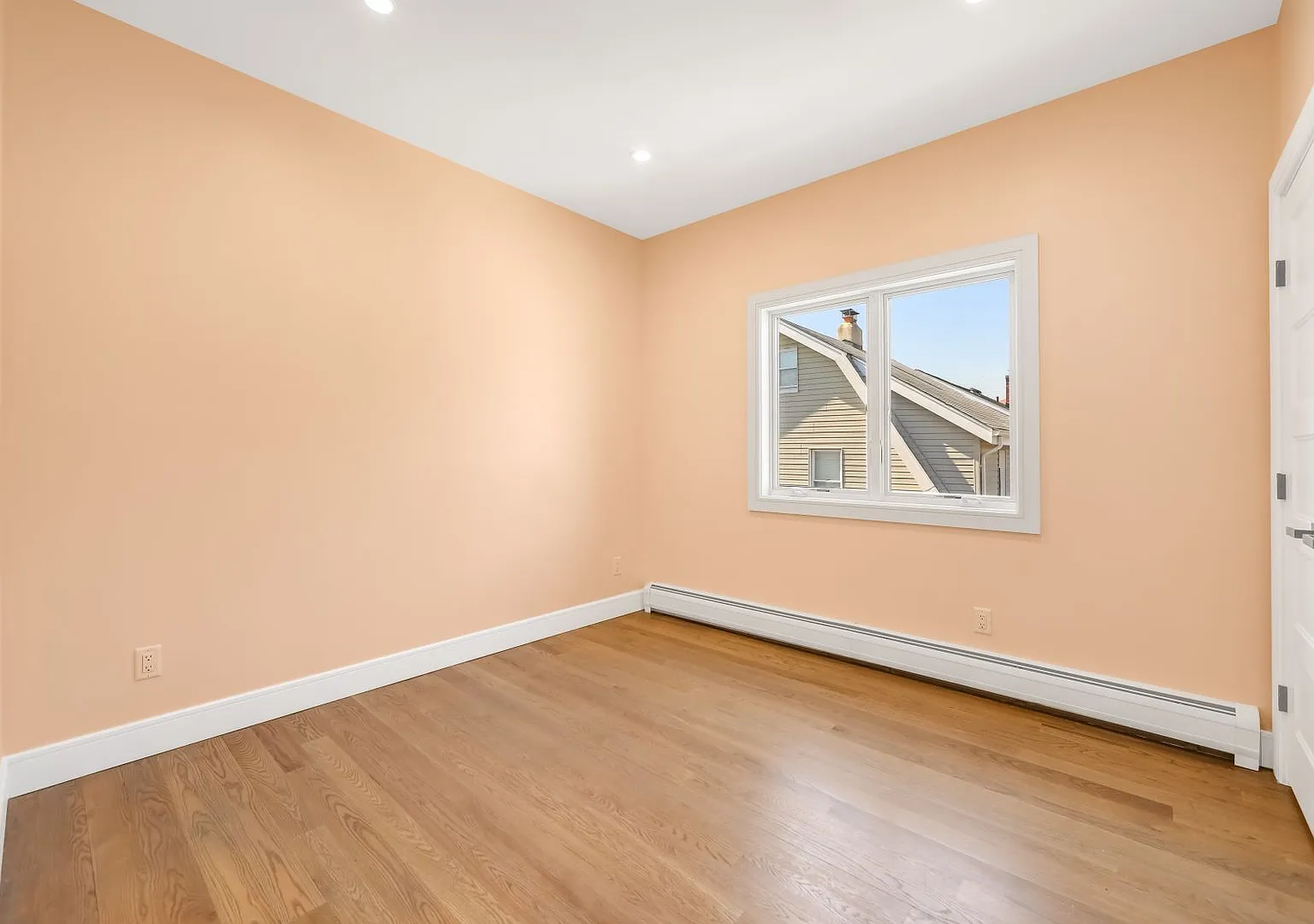 Brand New Construction - 4/Bed 5/Bath - Prime Location - NYC Views — Photo 1