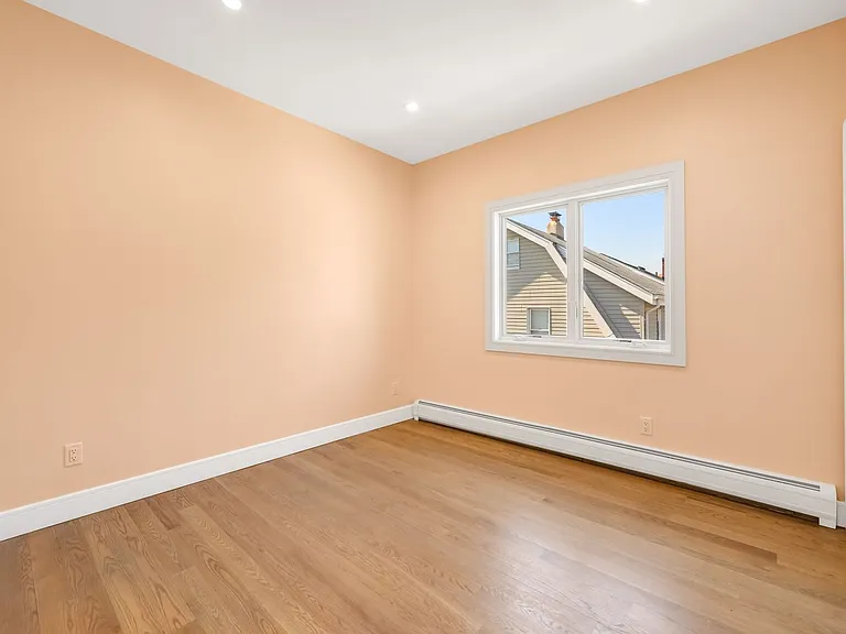 39 Washington Ave — Photo 1