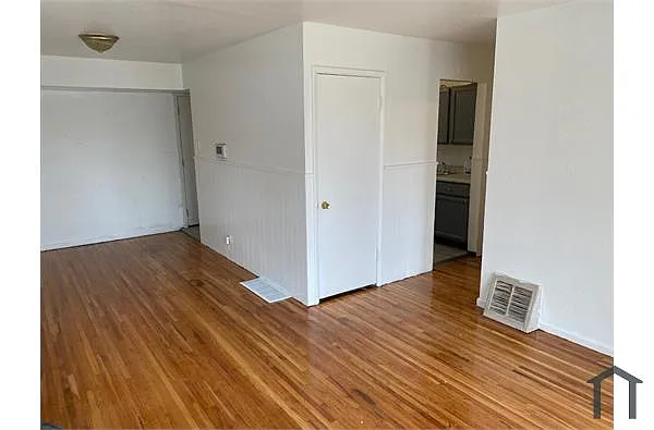 Building Photo - 405 Shepley Dr