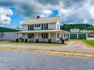 115 E Creepers Way, Damascus, VA, 24236