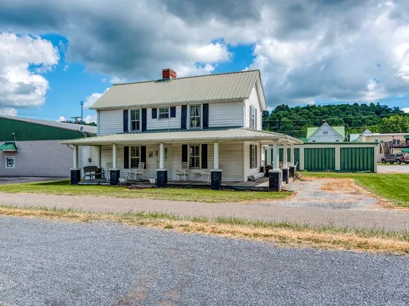115 E Creepers Way, Damascus, VA 24236