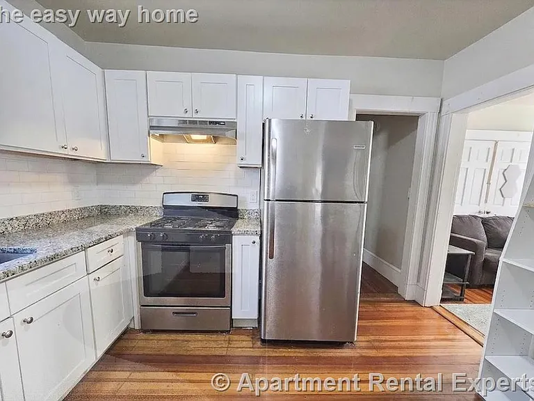 81 Frederick Ave #1 — Photo 2