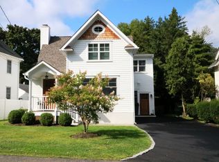 115 Summer St, New Canaan, CT 06840