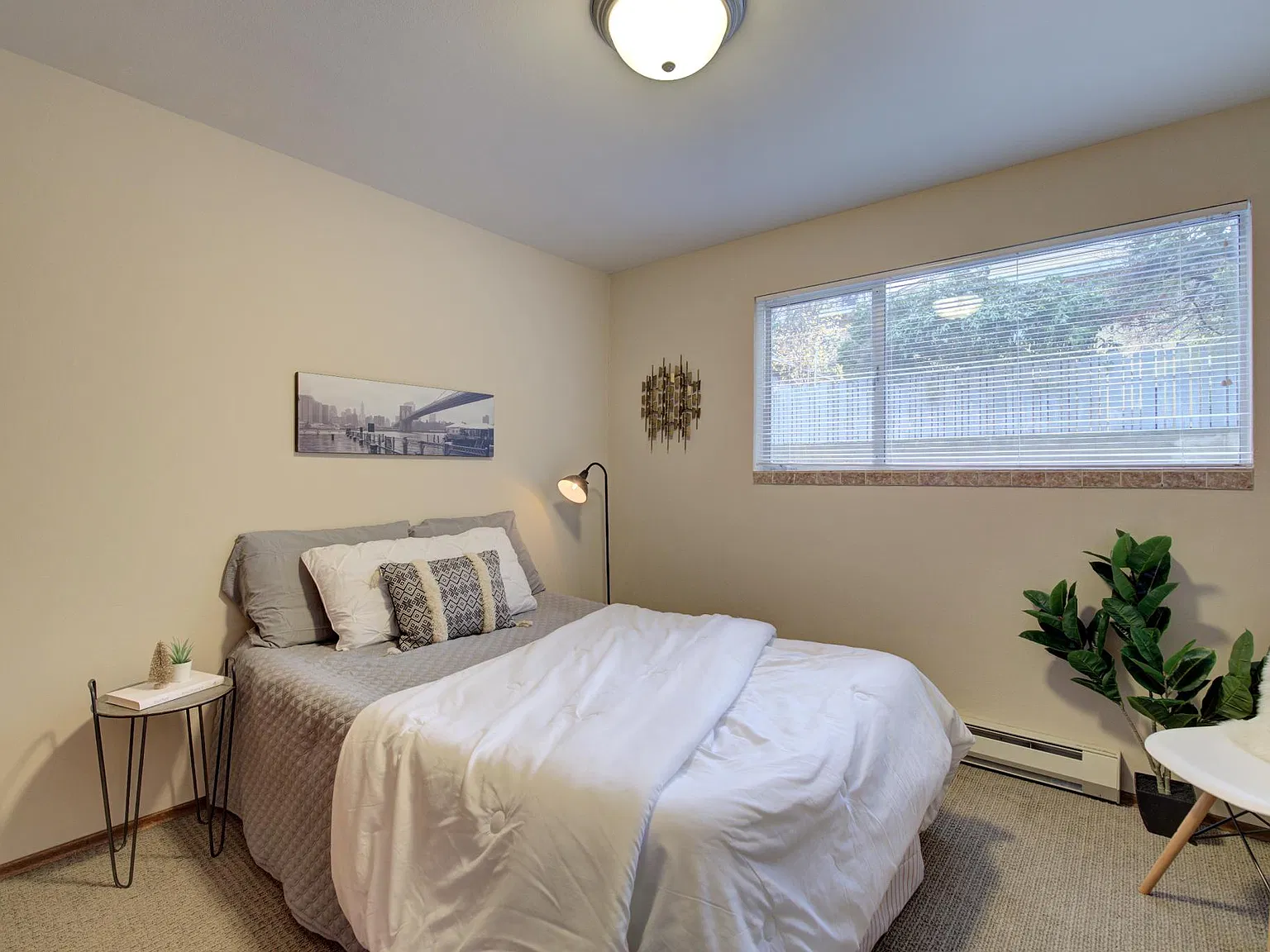 2 bed, 730 sqft, $2,050 — Photo 4