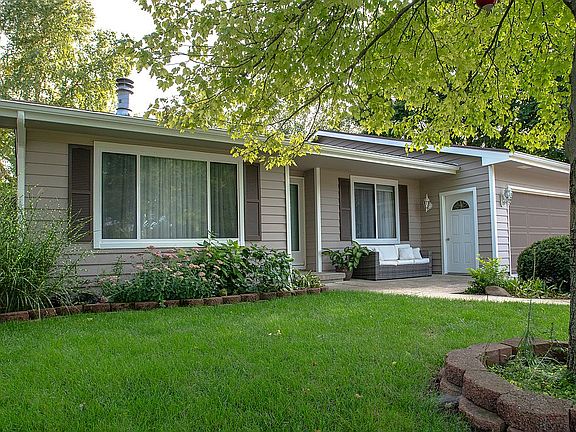 3rd image of 2209 Harrington Ct