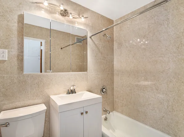 333 East 45th Street image 6 of 12