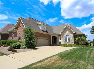 425 Woodstream Dr, Springboro, OH 45066