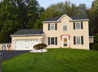 33 Mayfair Rd, Wynantskill, NY 12198