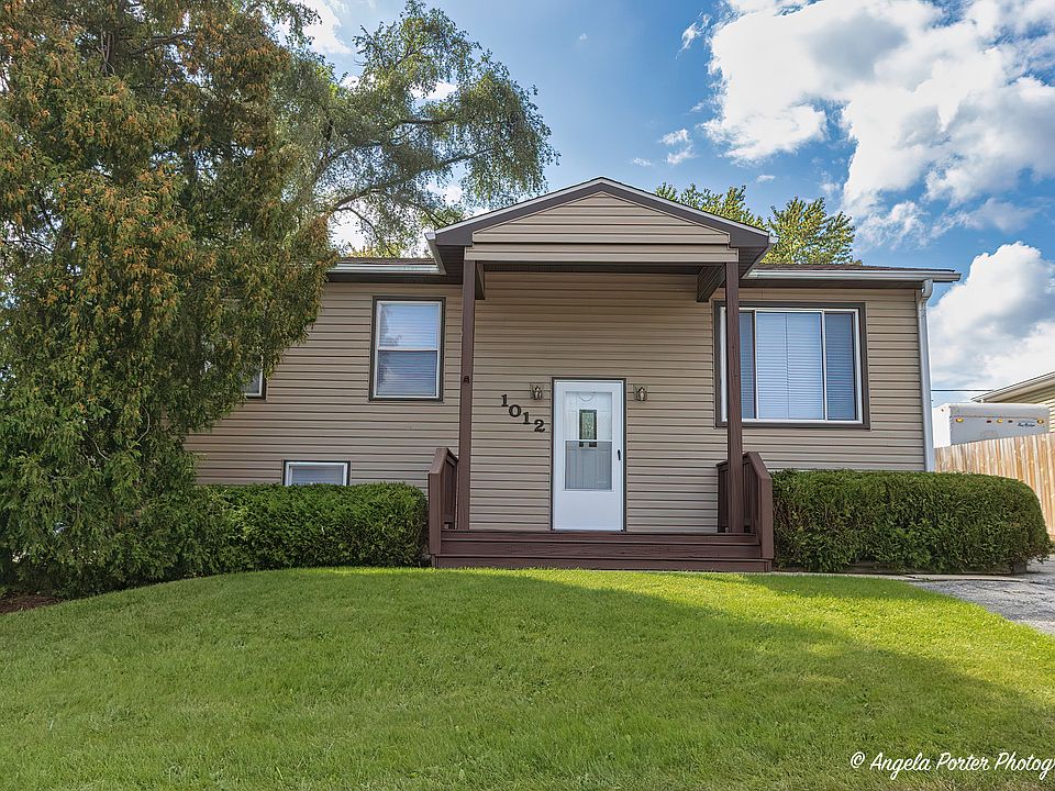 1st image of 1012 Lotus Dr