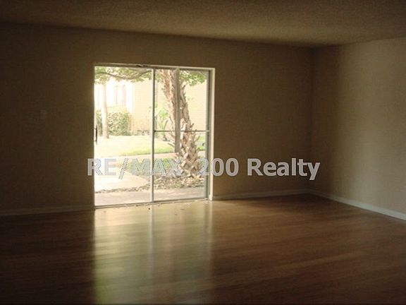 5th image of 213 Lewfield Cir