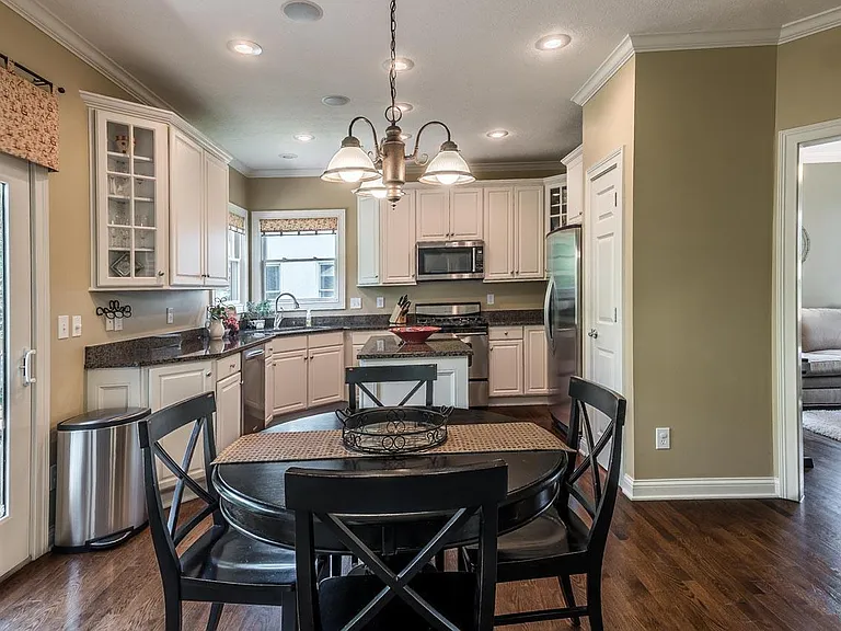 2497 Coltsbridge Dr — Photo 9