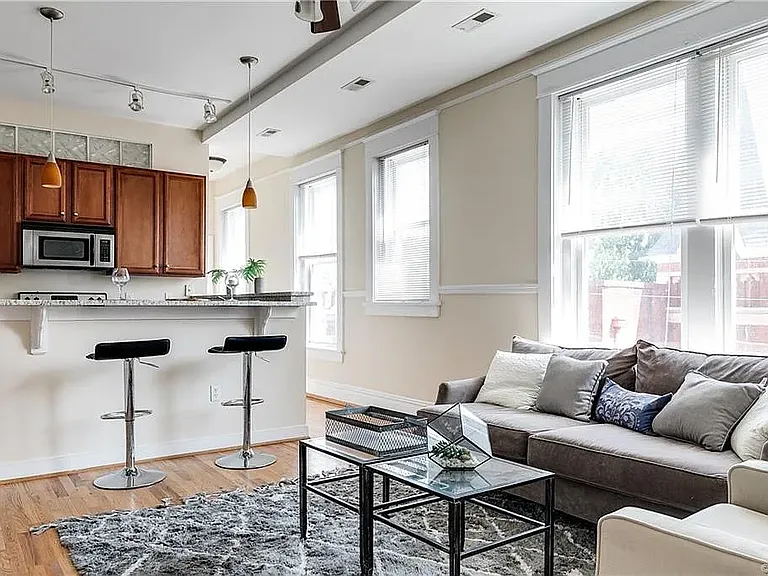1301 Porter St #202 — Photo 9