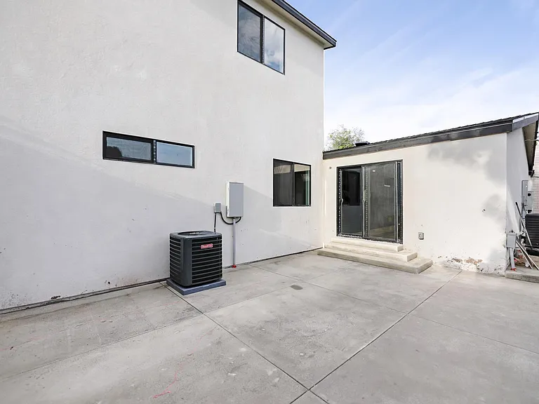 5311 Hewlett Dr — Photo 32