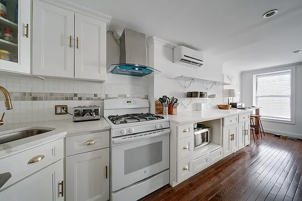 Rented by Corcoran | media 2