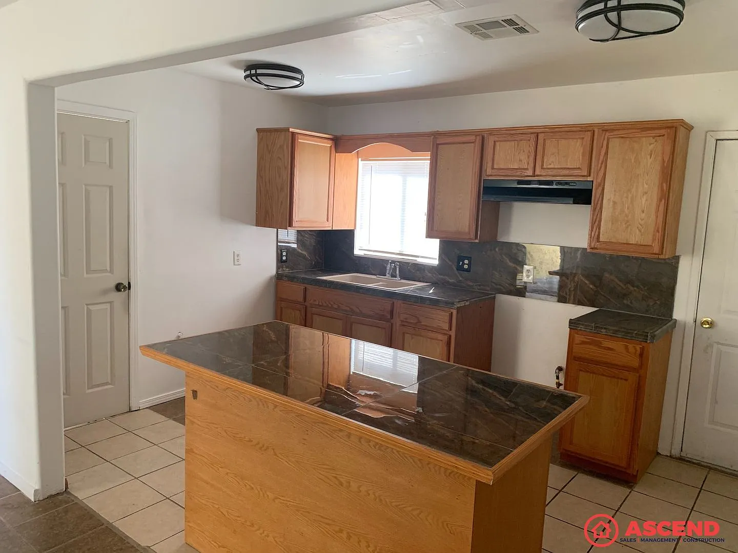 Charming 4-Bed Rental with Bonus Space & Room to Grow — Photo 4