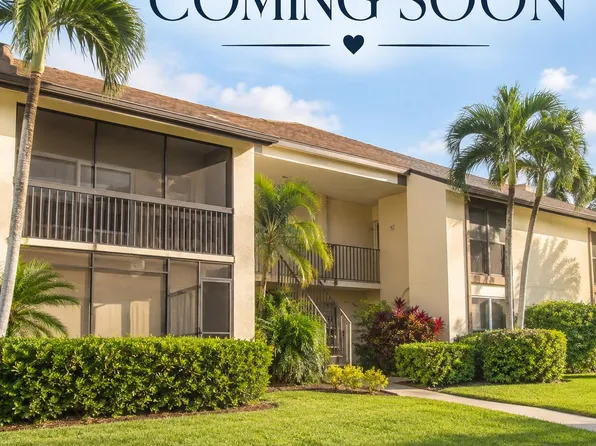 331 KNOTTY PINE Circle #D-2, Greenacres, FL 33463