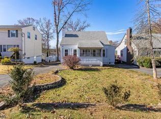 41 Woodland Ter, Livingston, NJ 07039