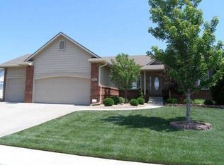 2800 N Button Bush St, Derby, KS 67037