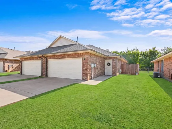 110 Barrett Pl #108 & 110, Edmond, OK 73003